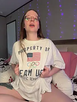 Snapshot of Sweetdee222x chatting on February 6, 2026, 11:19 pm Sweetdee222x online show from February 6, 2026, 11:19 pm