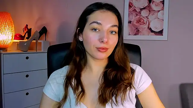 Snapshot of Meagn_Extasy chatting on December 8, 2024, 11:24 am Meagn Extasy online show from December 8, 2024, 11:24 am