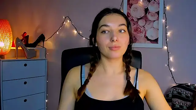 Snapshot of Meagn_Extasy chatting on December 12, 2024, 5:48 pm Meagn Extasy online show from December 12, 2024, 5:48 pm