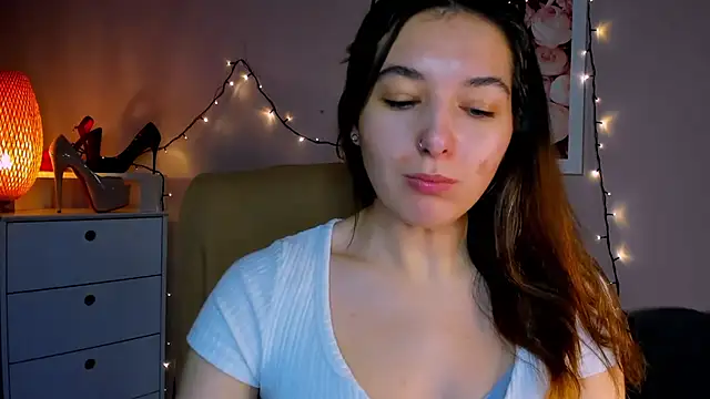 Snapshot of Meagn_Extasy chatting on December 13, 2024, 11:34 am Meagn Extasy online show from December 13, 2024, 11:34 am