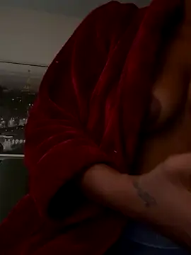 Snapshot of goldbuni chatting on November 11, 2025, 12:49 pm goldbuni online show from November 11, 2025, 12:49 pm