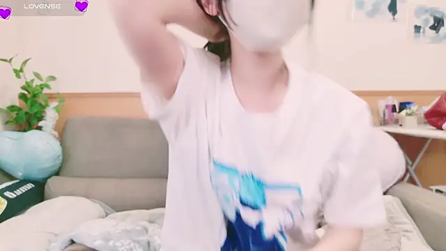 Snapshot of Conatsu chatting on February 14, 2025, 4:04 am Conatsu online show from February 14, 2025, 4:04 am