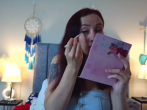 IberianMoonMK online show from January 18, 2026, 11:25 am