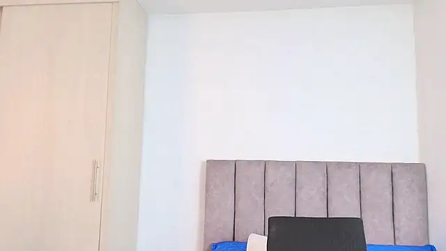 karina lewis  online show from January 20, 2025, 3:04 am