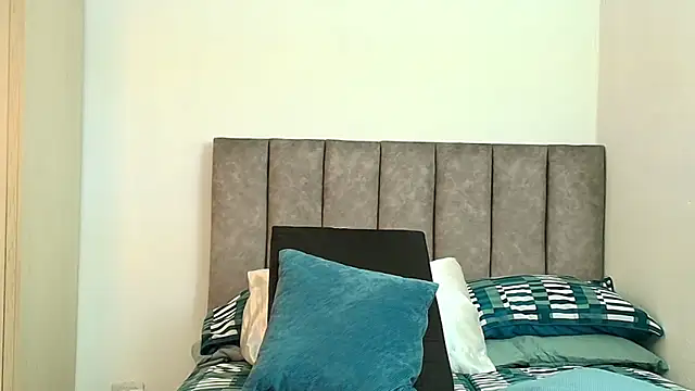 karina lewis  online show from March 14, 2026, 3:56 am