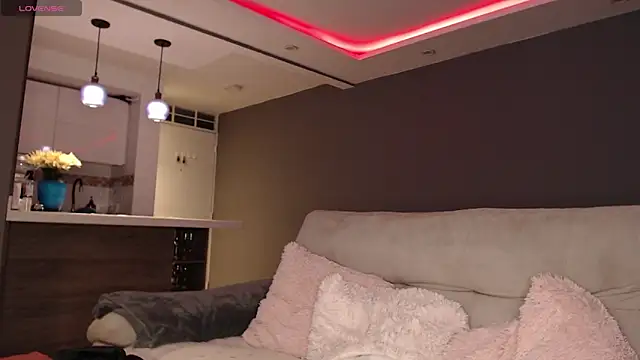 Roussmariehenao online show from March 16, 2025, 8:10 am