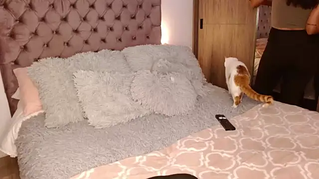 Roussmariehenao online show from October 10, 2025, 9:19 am