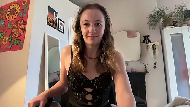 Snapshot of Littlelolo60 chatting on November 11, 2025, 10:26 am Littlelolo60 online show from November 11, 2025, 10:26 am