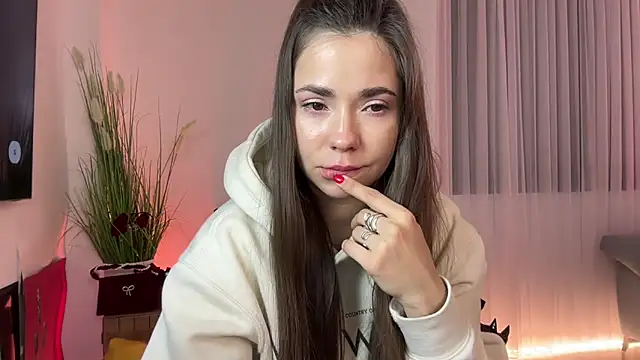 Mika Miller online show from January 15, 2026, 2:38 am