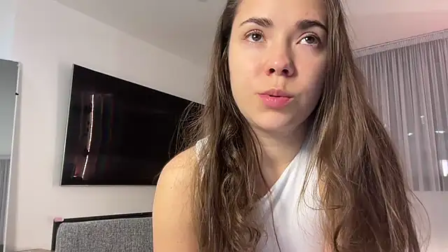 Mika Miller online show from May 5, 2026, 8:06 pm