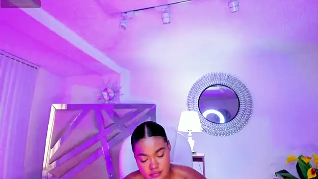 Snapshot of madisson_davon chatting on December 14, 2024, 5:36 pm madisson davon online show from December 14, 2024, 5:36 pm