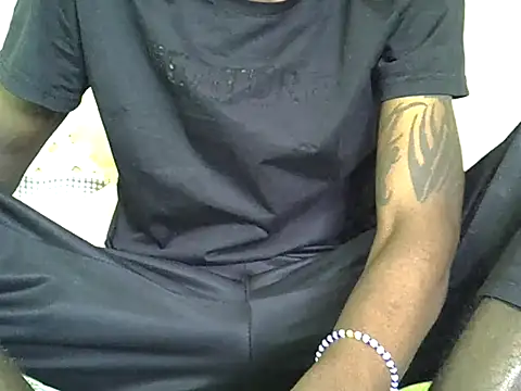 Snapshot of Delicious-D chatting on May 16, 2026, 6:43 am Delicious-D online show from May 16, 2026, 6:43 am