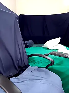 Snapshot of Midnight_Blossom chatting on February 18, 2025, 12:37 am Midnight Blossom online show from February 18, 2025, 12:37 am