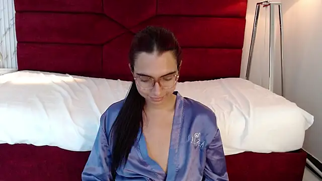 sara saenz99 online show from February 1, 2025, 1:34 am