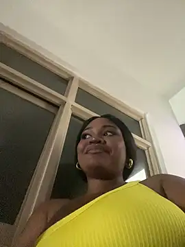 Snapshot of Scarlett_811 chatting on May 5, 2026, 8:28 pm Scarlett 811 online show from May 5, 2026, 8:28 pm