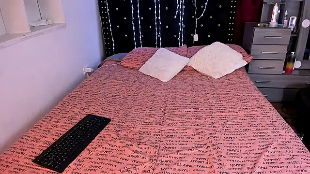 valerie luxe  online show from July 27, 2026, 4:19 am