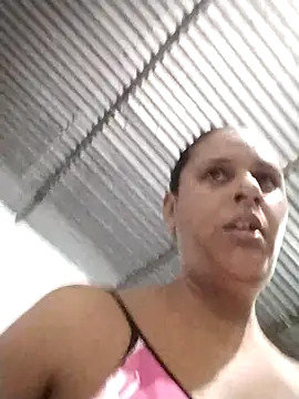 Snapshot of Andreita_95 chatting on June 4, 2026, 10:43 am Andreita 95 online show from June 4, 2026, 10:43 am