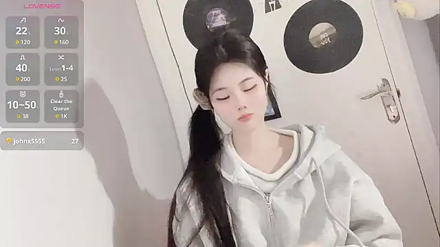 Qedgjwyz1 online show from February 18, 2025, 4:26 am