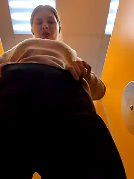 Snapshot of Morphine_666 chatting on February 9, 2025, 8:11 am Morphine 666 online show from February 9, 2025, 8:11 am