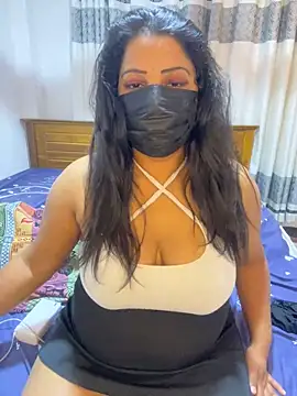 NOORA-GIRL online show from February 5, 2026, 10:25 pm