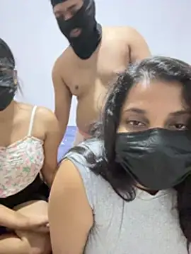NOORA-GIRL online show from July 5, 2026, 8:43 am