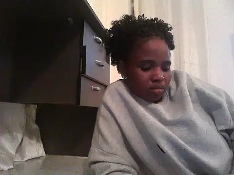 Snapshot of candybabe_ chatting on July 17, 2026, 8:35 pm candybabe online show from July 17, 2026, 8:35 pm