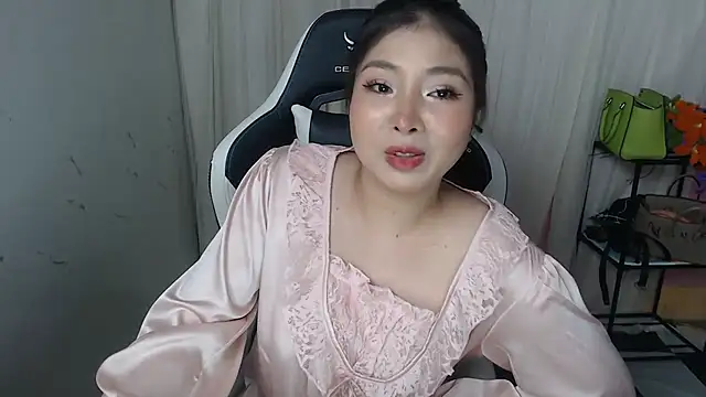 Snapshot of MiMi_0293 chatting on November 4, 2025, 6:12 am MiMi 0293 online show from November 4, 2025, 6:12 am