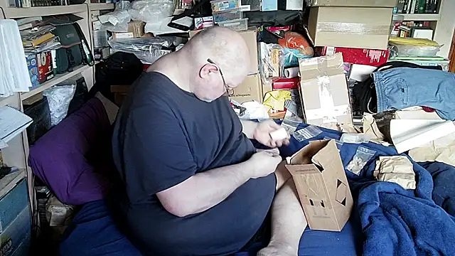 hadeszeuss2 online show from February 3, 2026, 2:55 pm