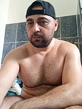 Snapshot of Mirkoxxx@xh chatting on July 3, 2026, 8:32 am Mirkoxxxxh online show from July 3, 2026, 8:32 am