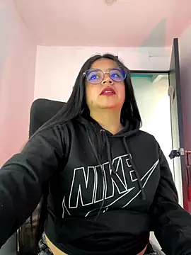 Devilsweet17 online show from September 23, 2025, 8:34 pm