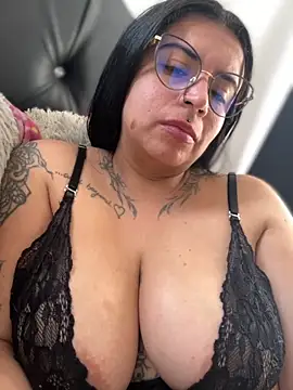 Devilsweet17 online show from September 28, 2025, 3:17 pm