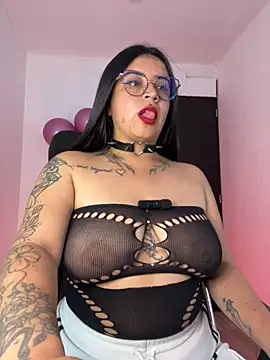 Devilsweet17 online show from November 11, 2025, 8:31 pm