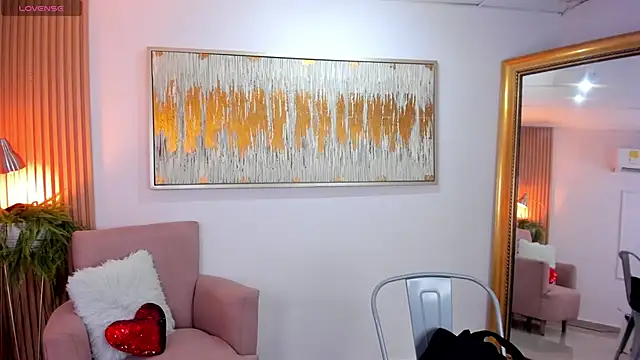 emma alice  online show from February 26, 2025, 12:36 pm