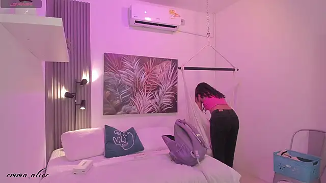 emma alice  online show from September 11, 2025, 12:05 pm