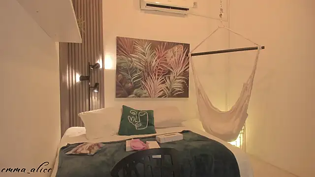 emma alice  online show from September 26, 2025, 12:09 pm