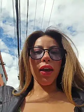 Karen San Miguel online show from May 1, 2026, 8:13 pm