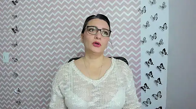 Snapshot of Amie_Adams82_ chatting on December 17, 2024, 5:36 pm Amie Adams82 online show from December 17, 2024, 5:36 pm