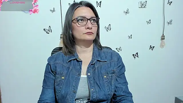 Snapshot of Amie_Adams82_ chatting on October 20, 2025, 2:50 pm Amie Adams82 online show from October 20, 2025, 2:50 pm