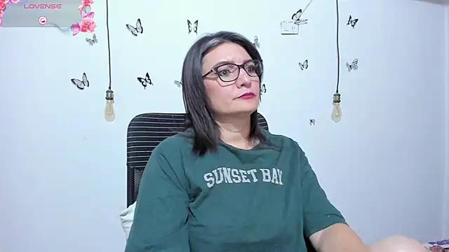 Snapshot of Amie_Adams82_ chatting on April 7, 2026, 2:06 pm Amie Adams82 online show from April 7, 2026, 2:06 pm