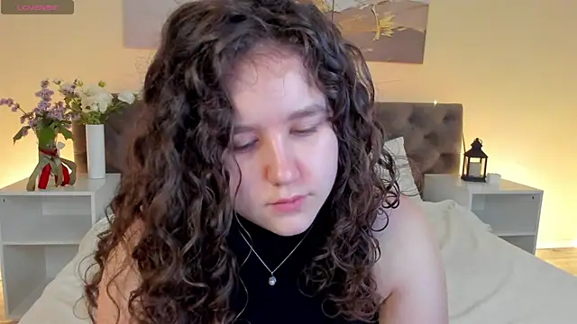 Ariella Sol online show from June 15, 2026, 1:08 am