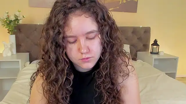 Ariella Sol online show from June 18, 2026, 1:06 am