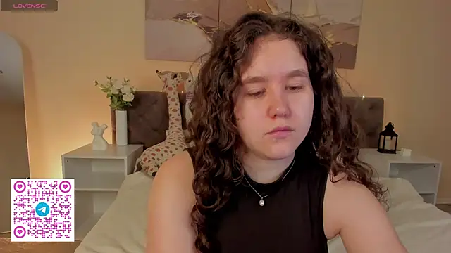 Ariella Sol online show from June 25, 2026, 1:27 am