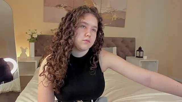 Ariella Sol online show from July 8, 2026, 1:32 am