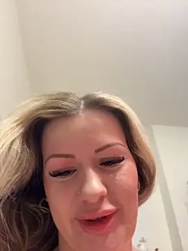LoveShae  online show from May 1, 2026, 3:38 pm