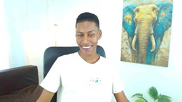 Snapshot of maiki18_ chatting on December 22, 2025, 8:39 pm maiki18 online show from December 22, 2025, 8:39 pm