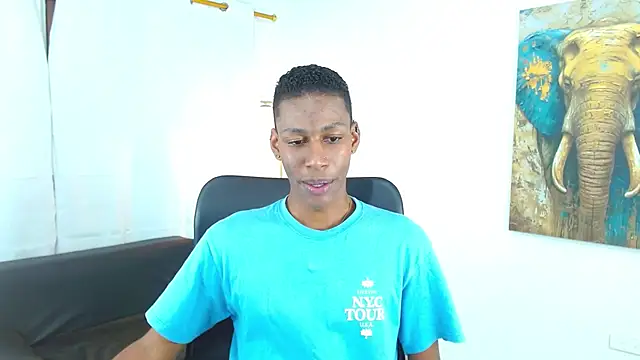 Snapshot of maiki18_ chatting on January 16, 2026, 8:35 pm maiki18 online show from January 16, 2026, 8:35 pm