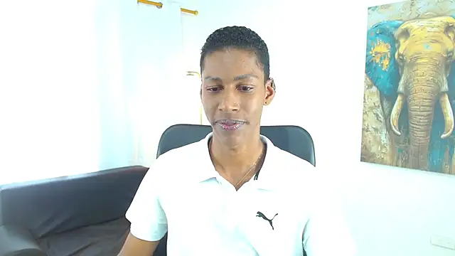 Snapshot of maiki18_ chatting on February 5, 2026, 8:46 pm maiki18 online show from February 5, 2026, 8:46 pm