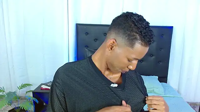 Snapshot of maiki18_ chatting on March 5, 2026, 8:38 pm maiki18 online show from March 5, 2026, 8:38 pm