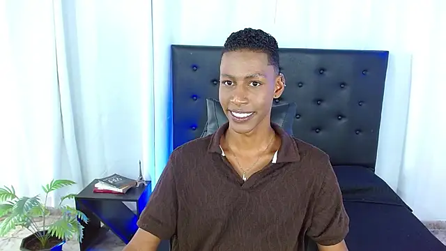 Snapshot of maiki18_ chatting on March 6, 2026, 8:49 pm maiki18 online show from March 6, 2026, 8:49 pm