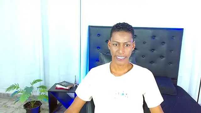 Snapshot of maiki18_ chatting on March 13, 2026, 8:48 pm maiki18 online show from March 13, 2026, 8:48 pm